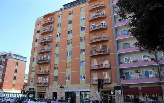 immobile-vendita-Cagliari-panoramico attico-nuda proprietà-agenzia immobiliare-Cosmopolitan Centro Servizi Immobiliari-via Corelli-San Benedetto